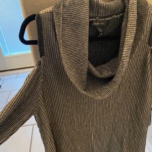 Cold shoulder turtle neck grey knit sweater